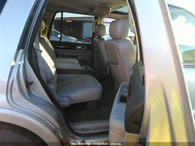 Lincoln Navigator 2004 5LMFU28R04LJ01016 Image 10
