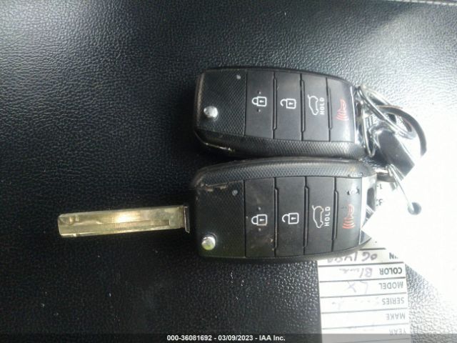 5XYPG4A30GG061489 KIA SORENTO LX