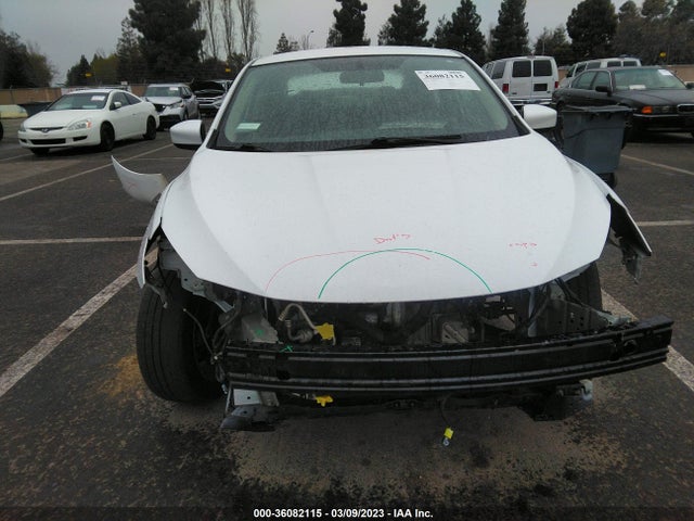 2018 NISSAN SENTRA SV VIN: 3N1AB7AP7JY250316