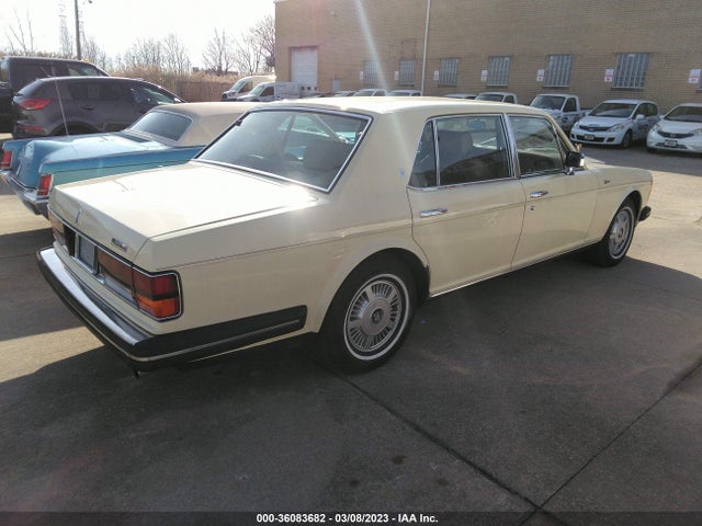 1987 ROLLS-ROYCE SILVER SPUR VIN: SCAZN02A7HCX21819