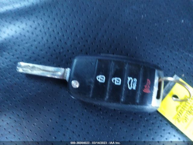 5XYKT3A6XFG627750 KIA SORENTO LX
