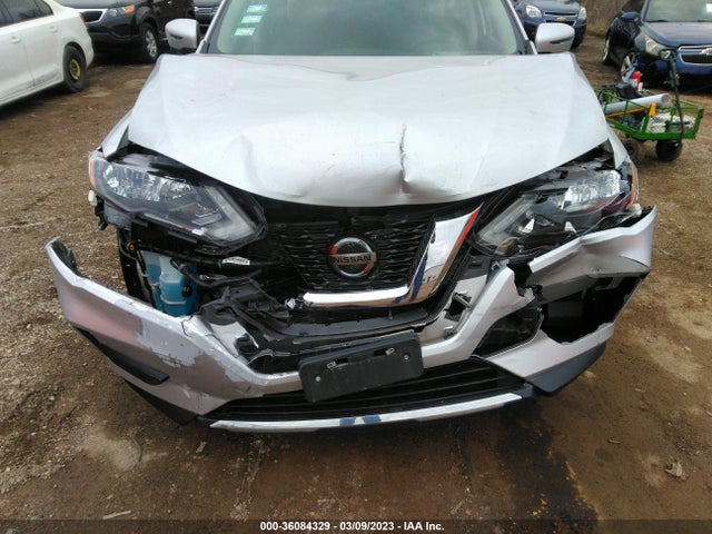 2018 NISSAN ROGUE SV VIN: 5N1AT2MV9JC800076