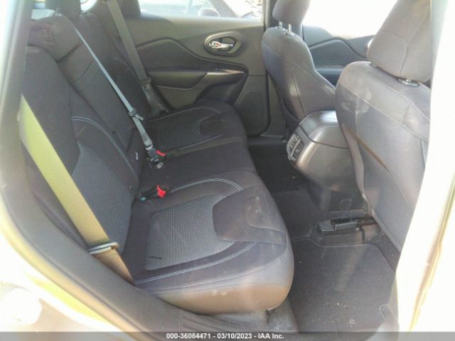 1C4PJLCX8KD340868 Jeep Cherokee Latitude
