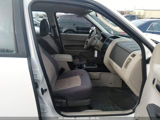 2010 FORD ESCAPE XLS VIN: 1FMCU0C76AKC67817