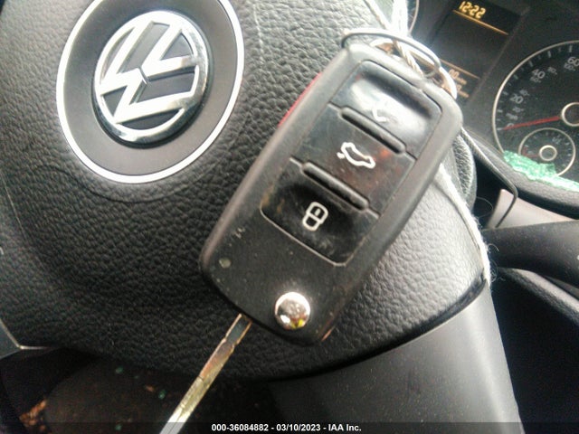 1VWAT7A35EC066902 Volkswagen Passat Wolfsburg Ed