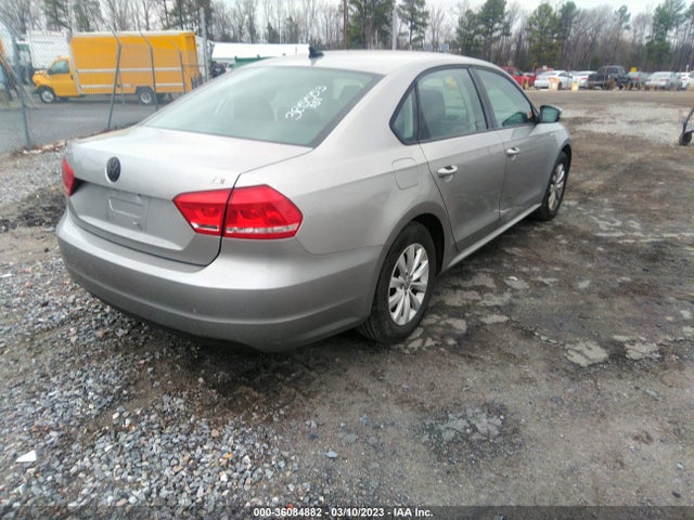 1VWAT7A35EC066902 Volkswagen Passat Wolfsburg Ed