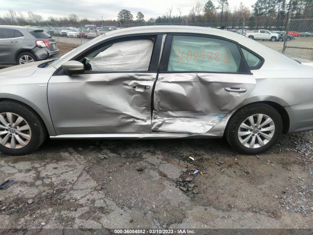 1VWAT7A35EC066902 Volkswagen Passat Wolfsburg Ed
