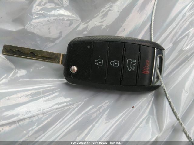 5XYPG4A30HG212588 KIA SORENTO LX