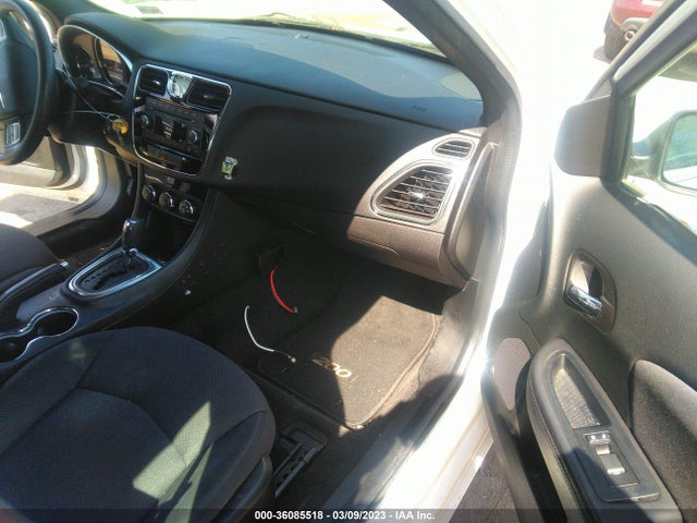 Chrysler 200 LX 2014 1C3CCBAB5EN123601 Image 6