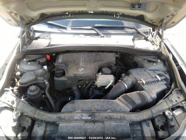 2015 BMW X1, VIN: WBAVL1C56FVY37015
