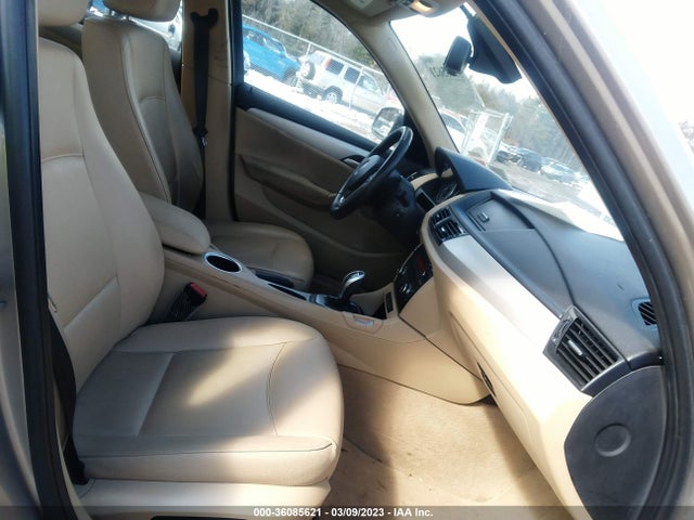 2015 BMW X1, VIN: WBAVL1C56FVY37015