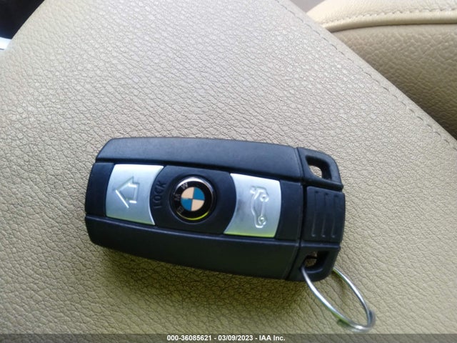 2015 BMW X1, VIN: WBAVL1C56FVY37015