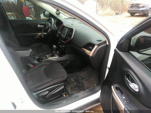 1C4PJMCB8HD217087 Jeep Cherokee North