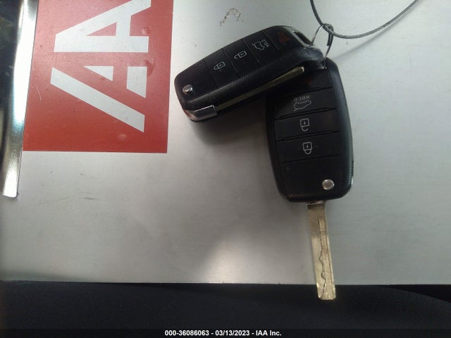 KIA SORENTO L 2019 5XYPG4A39KG582543 Image 3