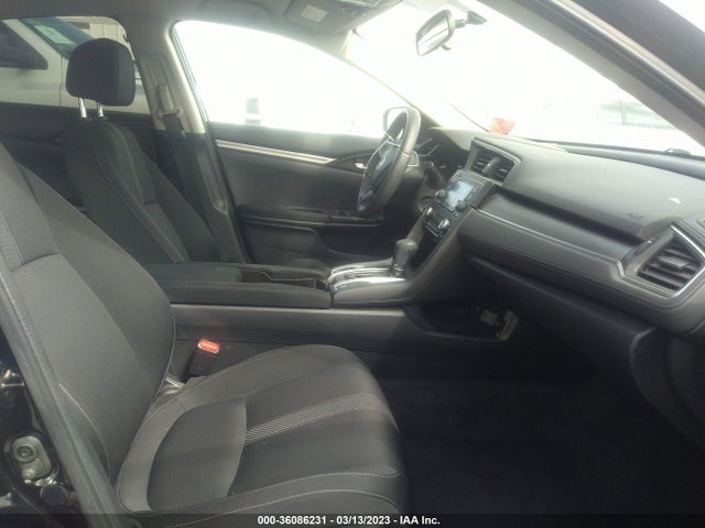 Honda Civic 2018 2HGFC2F59JH568729 Image 18