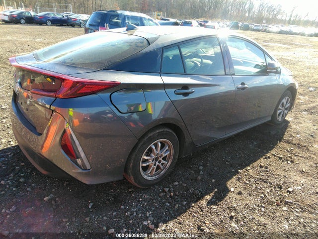 2018 Toyota Prius, VIN: JTDKARFP8J3084230