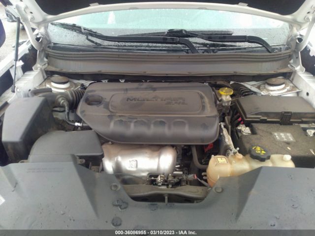 1C4PJLCB4KD344646 Jeep Cherokee Latitude