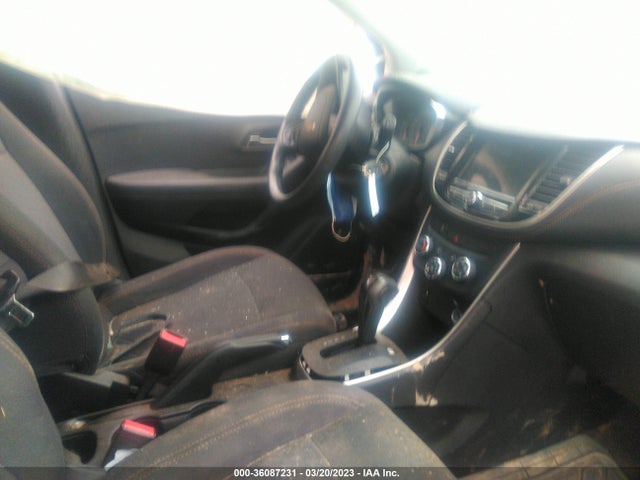 Chevrolet TRAX LS 2019 3GNCJKSB6KL108205 Image 5