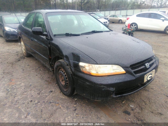 2000 HONDA ACCORD SDN LX VIN: 1HGCG5647YA028238