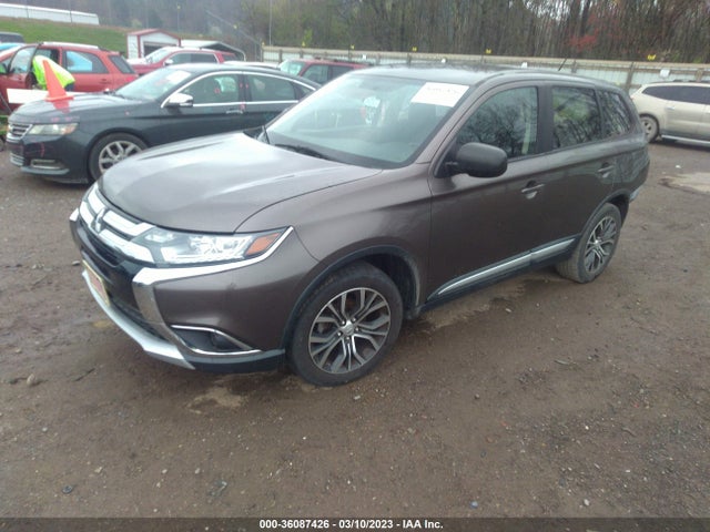 JA4AD2A31GZ026149 Mitsubishi Outlander Es
