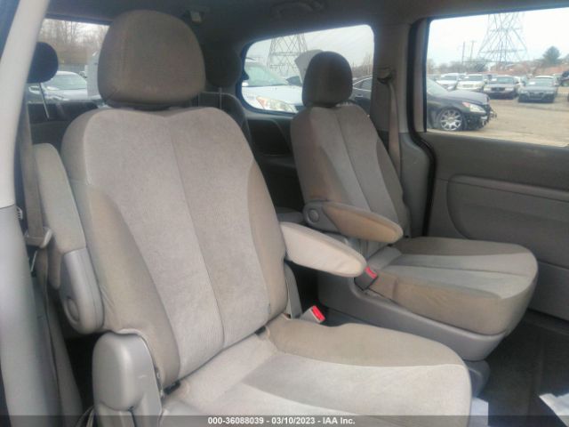 KNDMG4C77C6500171 KIA SEDONA LX
