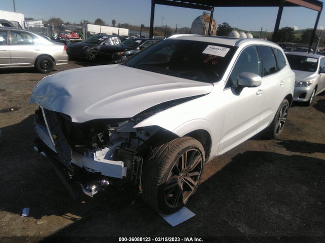 2018 Volvo XC60, VIN: LYVA22RM4JB087325