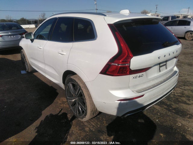 2018 Volvo XC60, VIN: LYVA22RM4JB087325
