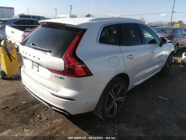 2018 Volvo XC60, VIN: LYVA22RM4JB087325