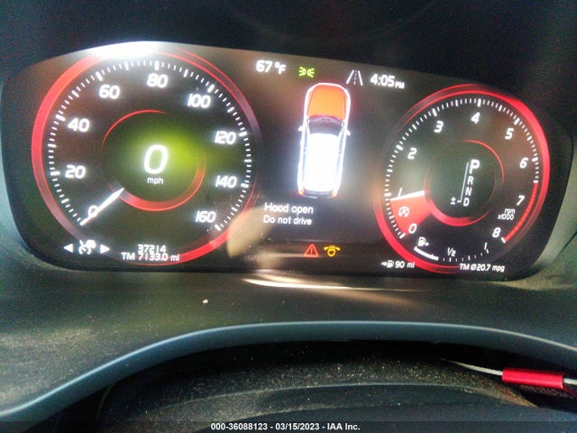 2018 Volvo XC60, VIN: LYVA22RM4JB087325