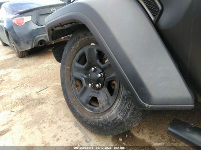 1C4GJXAN8JW203053 Jeep Wrangler Sport