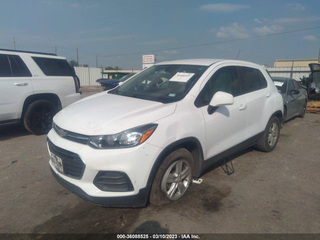 Chevrolet TRAX LS 2020 3GNCJKSB1LL203241 Image 2