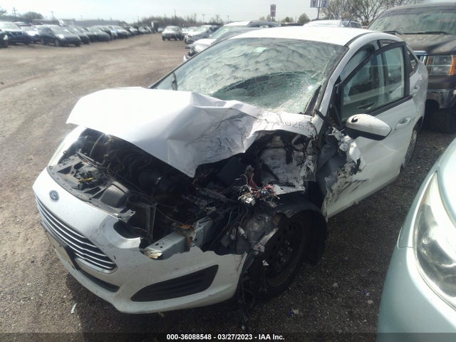 Ford FIESTA S 2014 3FADP4AJXEM244390 Image 2