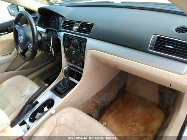 1VWBP7A35DC001765 Volkswagen Passat Se W/sunroof & Nav