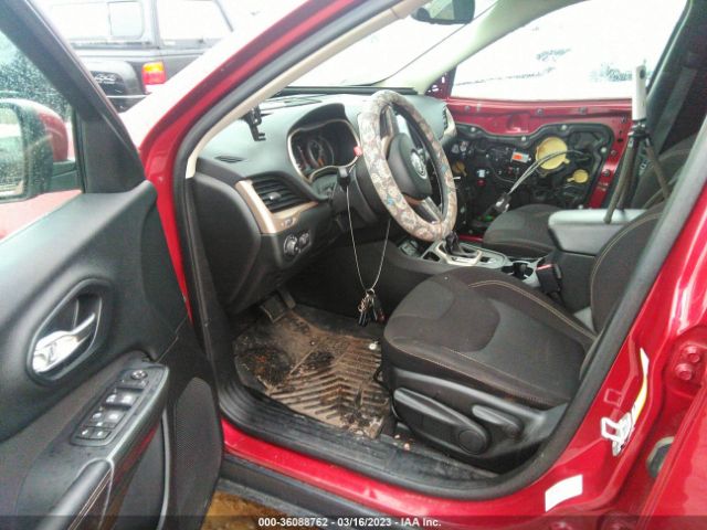 1C4PJLCB9GW177731 Jeep Cherokee Latitude