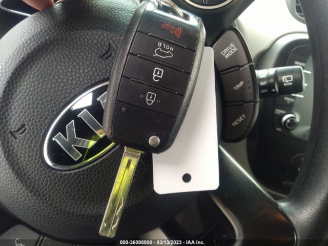 KNDJN2A22J7598604 KIA Soul Base