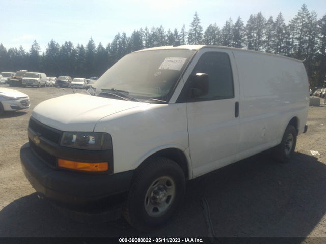 Chevrolet EXPRESS CARGO VAN 2018 1GCWGAFPXJ1208575 Image 2