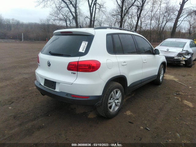 2016 VOLKSWAGEN TIGUAN S VIN: WVGAV7AX3GW589672