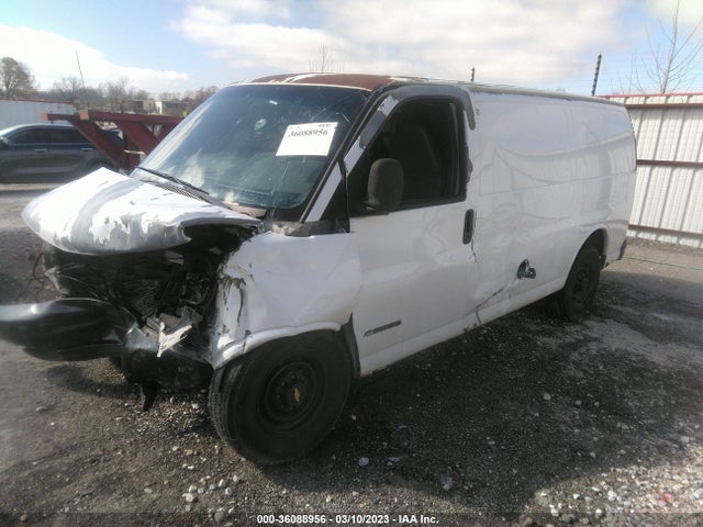 Chevrolet EXPRESS CARGO VAN 2002 1GCGG25R121247098 Image 2