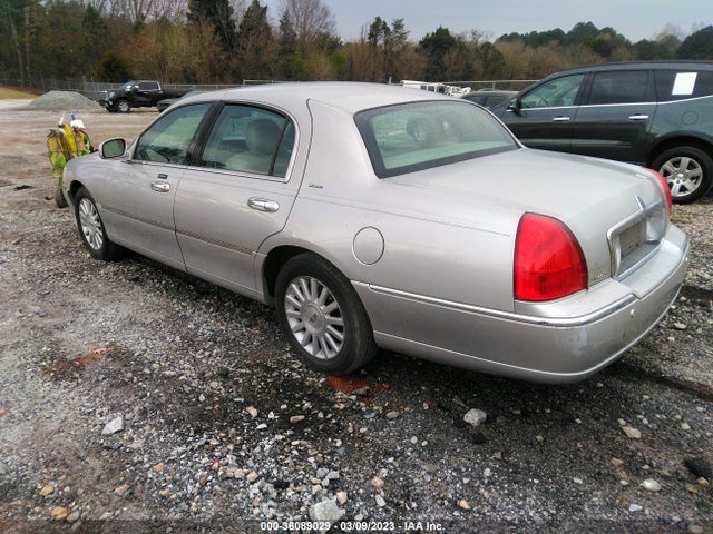 Lincoln Town Car Ultimate 2004 1LNHM83W34Y686513 Image 4