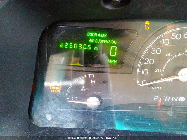 Lincoln Town Car Ultimate 2004 1LNHM83W34Y686513 Image 8