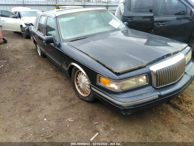 Lincoln Town Car Signature 1997 1LNLM82W5VY603998 zdjęcie główne