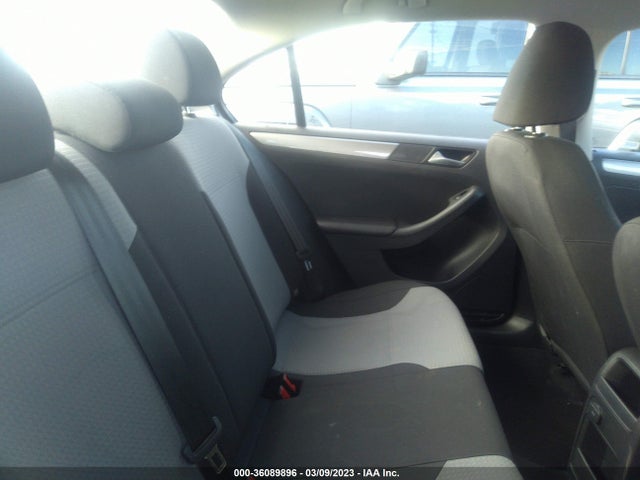 3VW2B7AJ7JM263195 Volkswagen Jetta 1.4t S
