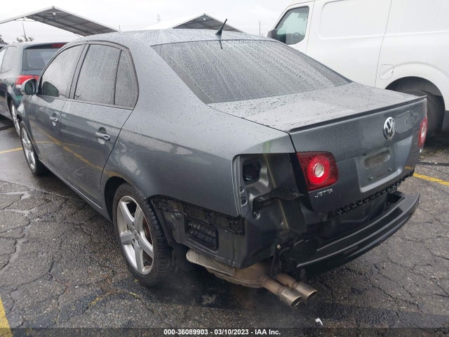 2010 VOLKSWAGEN JETTA SEDAN LIMITED VIN: 3VWAZ7AJ8AM127441