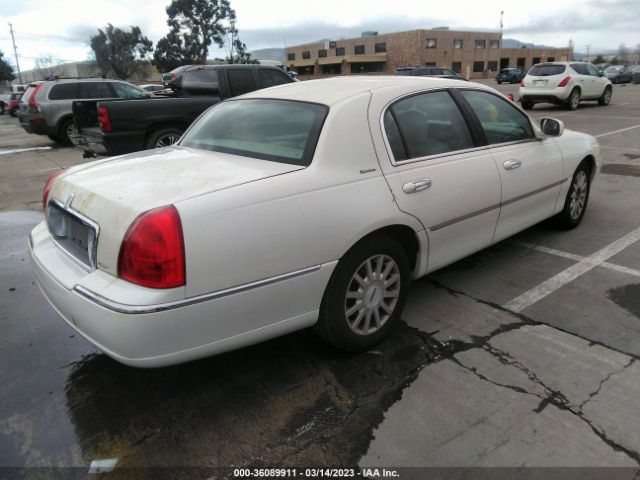 1LNHM81W66Y649669 Lincoln Town Car