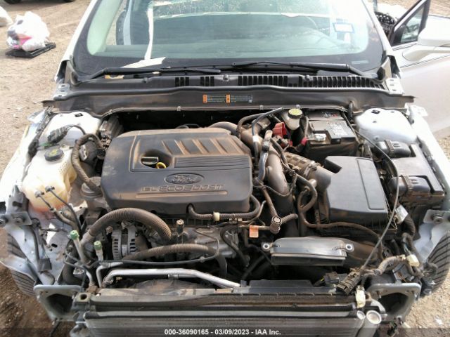 3FA6P0HD2HR335212 Ford FUSION SE