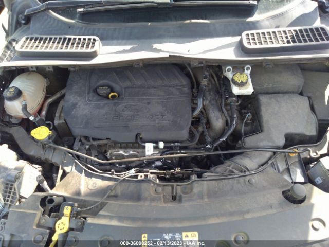 1FMCU0GD7JUA86021 Ford ESCAPE SE