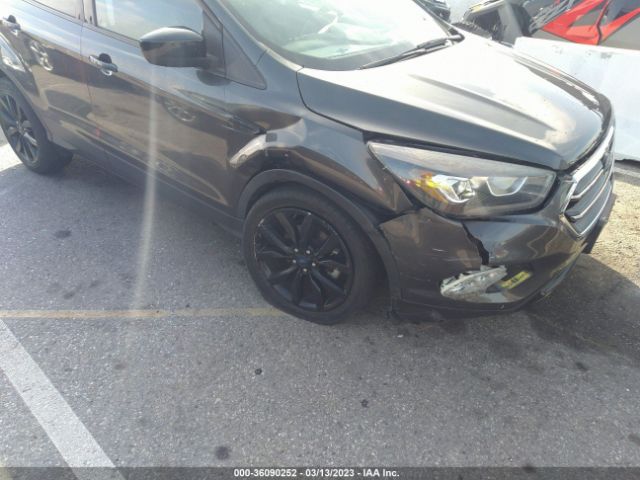 1FMCU0GD7JUA86021 Ford ESCAPE SE