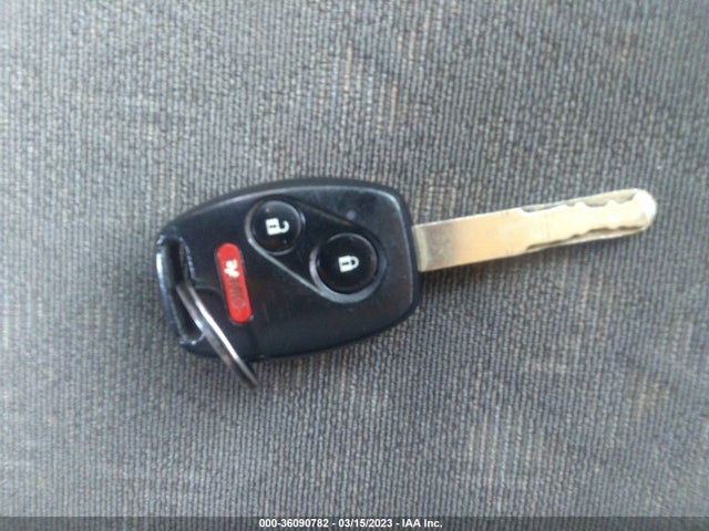2005 HONDA PILOT LX VIN: 2HKYF18125H555868
