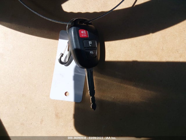 2018 TOYOTA RAV4 XLE/ADVENTURE VIN: 2T3WFREVXJW418385
