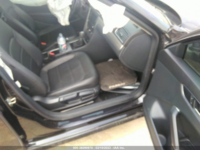 1VWLA7A38KC005067 Volkswagen Passat 2.0t Wolfsburg Edition
